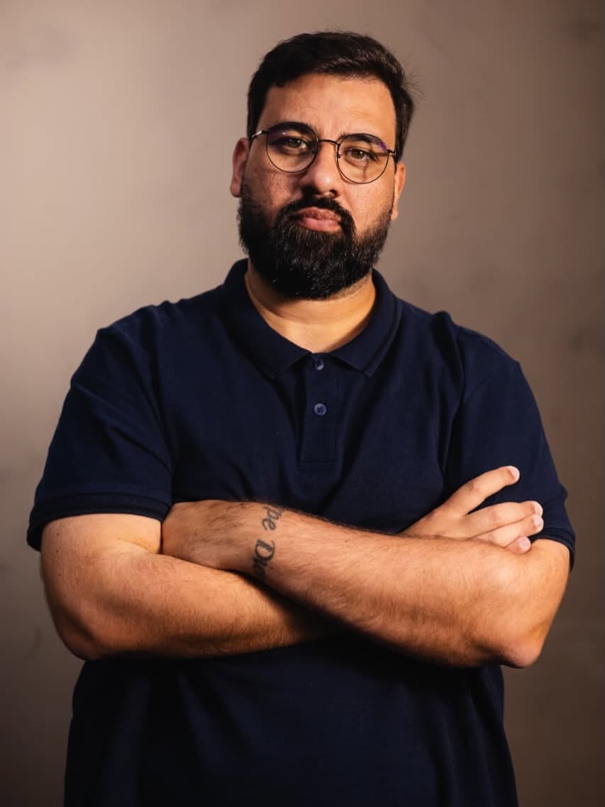 Retrato de Victor Godoi, host do Onboarding Podcast